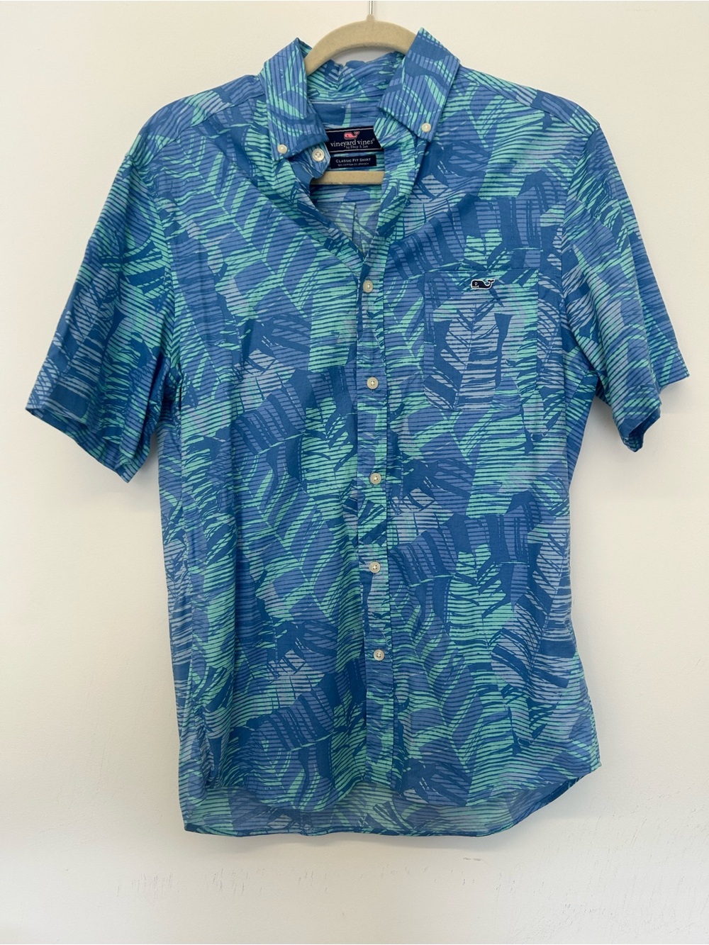Vineyard Vines Blue & Teal Leaf-Print Short Sleeve Button-Down Shirt